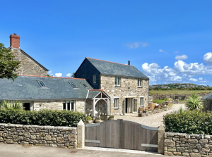 romantic cottage with hot tub UK