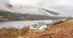 Lochy Lookout is a wonderful ground-floor apartment nestled in the quiet area of Invergloy near Spean Bridge, Lochaber